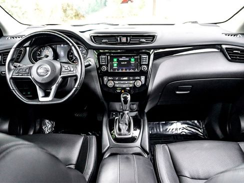 Used 2022 Nissan Rogue Sport SL w/ Premium Package image 29