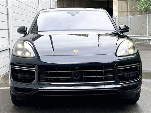 Certified 2023 Porsche Cayenne Turbo AWD/4WD image 8