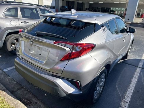 Used 2020 Toyota C-HR LE image 5