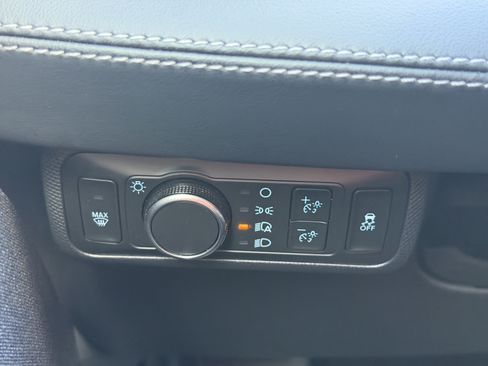 Used 2022 Ford Mustang Mach-E Premium AWD/4WD image 26