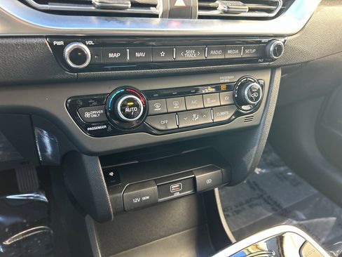 Used 2022 Kia Niro EX w/ Cold Weather Package image 22