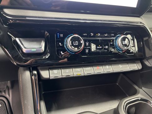 New 2026 GMC Sierra 2500 AT4 w/ AT4 Preferred Package AWD/4WD image 16