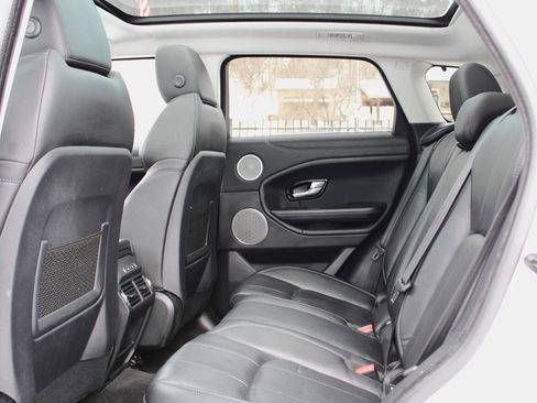 Used 2018 Land Rover Range Rover Evoque SE Premium image 37