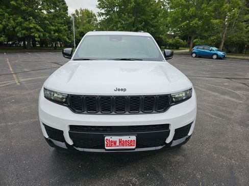 Used 2025 Jeep Grand Cherokee L Altitude AWD/4WD image 9