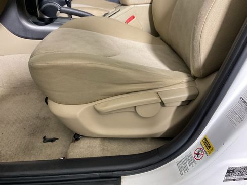 Used 2011 Toyota RAV4 4WD image 15