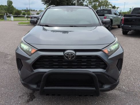 Used 2019 Toyota RAV4 LE FWD image 9