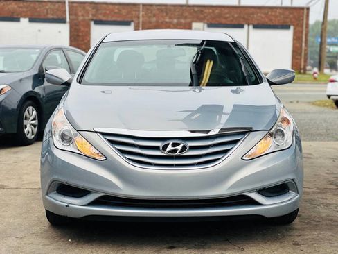 Used 2012 Hyundai Sonata GLS w/ Popular Equipment Pkg FWD image 2