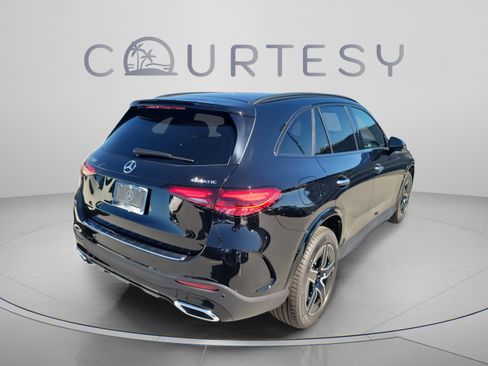 Used 2026 Mercedes-Benz GLC 300 4MATIC image 4