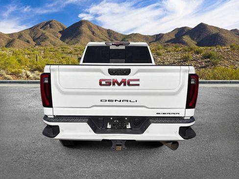Used 2024 GMC Sierra 2500 Denali w/ Denali Reserve Package AWD/4WD image 3