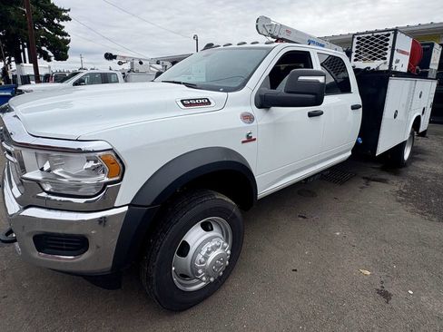 Used 2024 RAM 5500 Tradesman w/ Chrome Appearance Group image 9