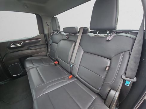 Used 2025 GMC Sierra 1500 SLT AWD/4WD image 14