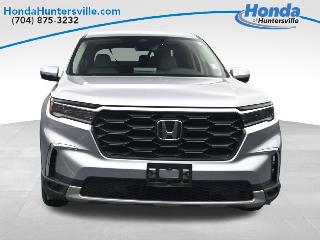 Used 2025 Honda Pilot EX-L image 2