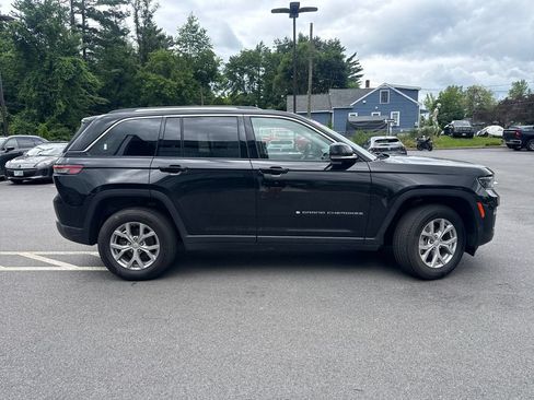 Used 2023 Jeep Grand Cherokee Limited AWD/4WD image 6