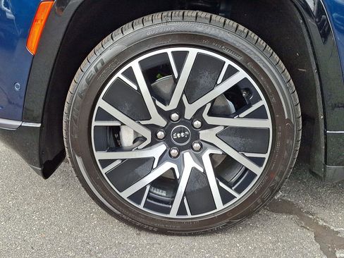 Used 2025 Jeep Wagoneer S Limited image 8