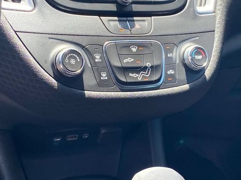 Certified 2025 Chevrolet Malibu RS FWD image 13
