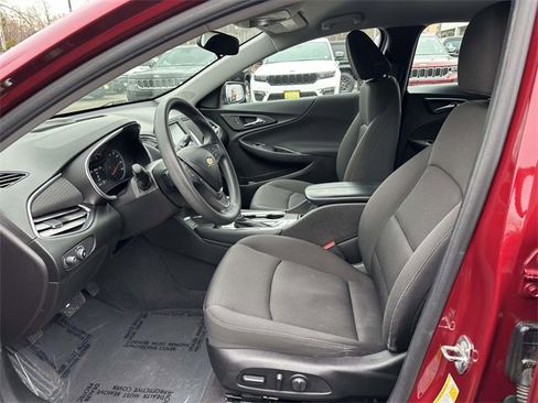 Used 2018 Chevrolet Malibu LT image 12