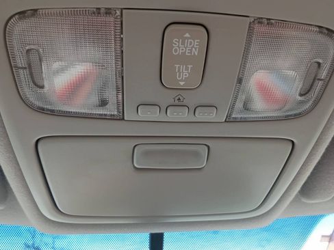 Used 2004 Toyota Camry XLE FWD image 20