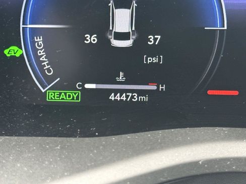 Used 2025 Toyota Camry XLE FWD image 14