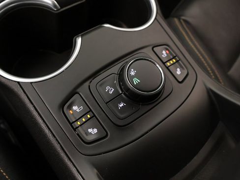 Used 2021 GMC Terrain SLT image 7