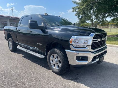Used 2024 RAM 2500 Big Horn AWD/4WD image 1