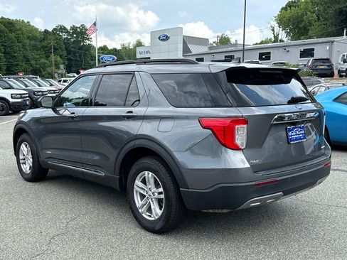 Used 2022 Ford Explorer XLT w/ Equipment Group 202A AWD/4WD image 6