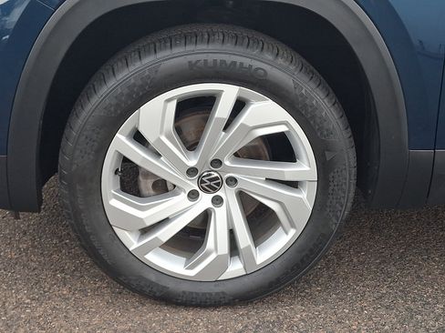 Used 2023 Volkswagen Atlas SE w/ Panoramic Sunroof Package AWD/4WD image 9
