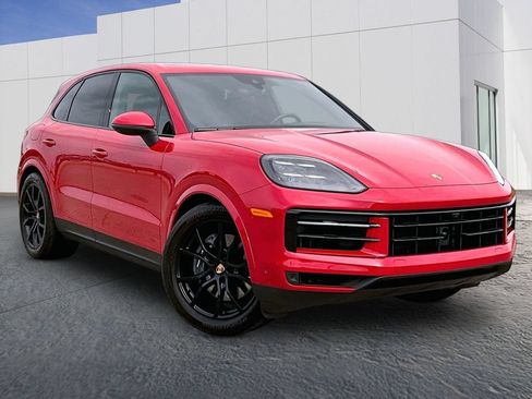Used 2025 Porsche Cayenne AWD/4WD image 9