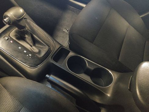 Used 2017 Kia Forte LX image 26