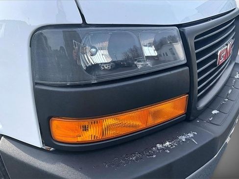 Used 2019 GMC Savana 2500 image 27