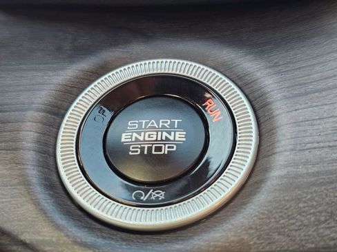 New 2025 Jeep Grand Cherokee L Limited w/ Black Appearance Package image 21