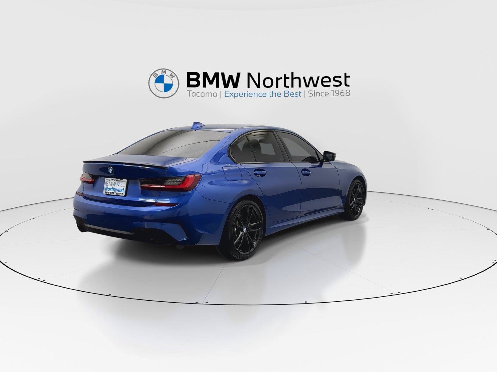 Used 2022 BMW 330i xDrive Sedan w/ M Sport Package AWD/4WD image 3