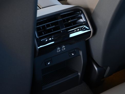 New 2026 BMW 550e xDrive image 23