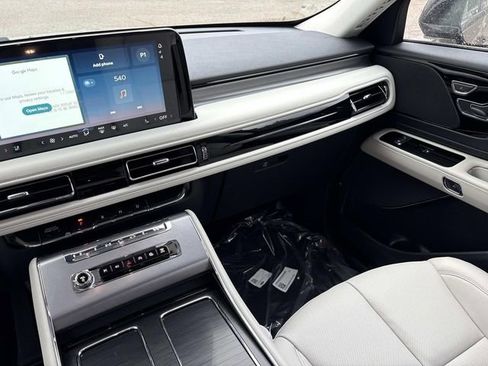 New 2026 Lincoln Aviator AWD image 15