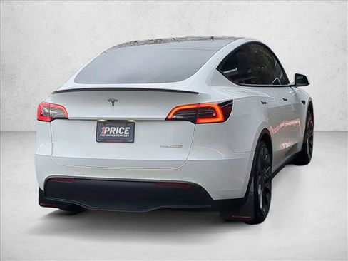 Used 2023 Tesla Model Y Performance image 5