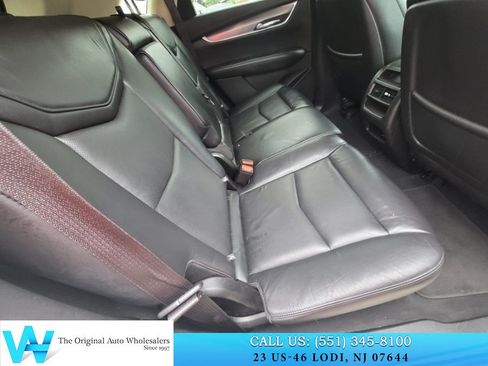 Used 2018 Cadillac XT5 Luxury w/ Driver Awareness Package FWD image 17