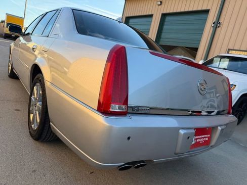 Used 2009 Cadillac DTS image 7