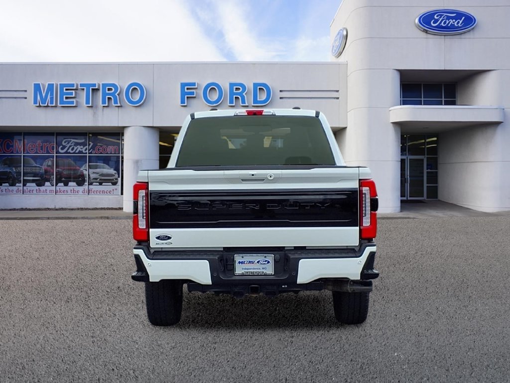 Used 2025 Ford F250 Platinum w/ FX4 Off-Road Package AWD/4WD image 4