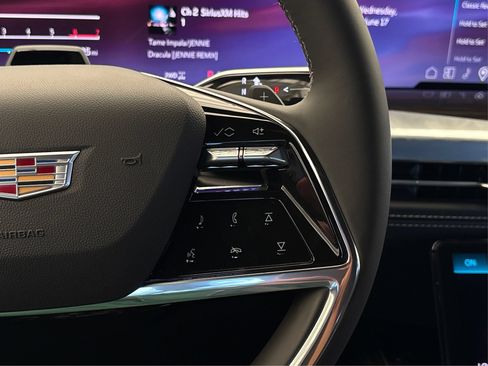New 2026 Cadillac Escalade ESV Luxury AWD/4WD image 29