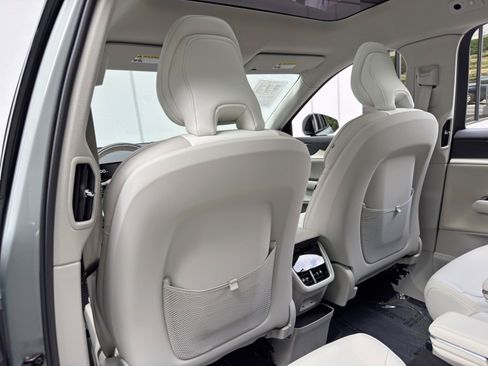 Used 2025 Volvo EX90 Ultra AWD/4WD image 35