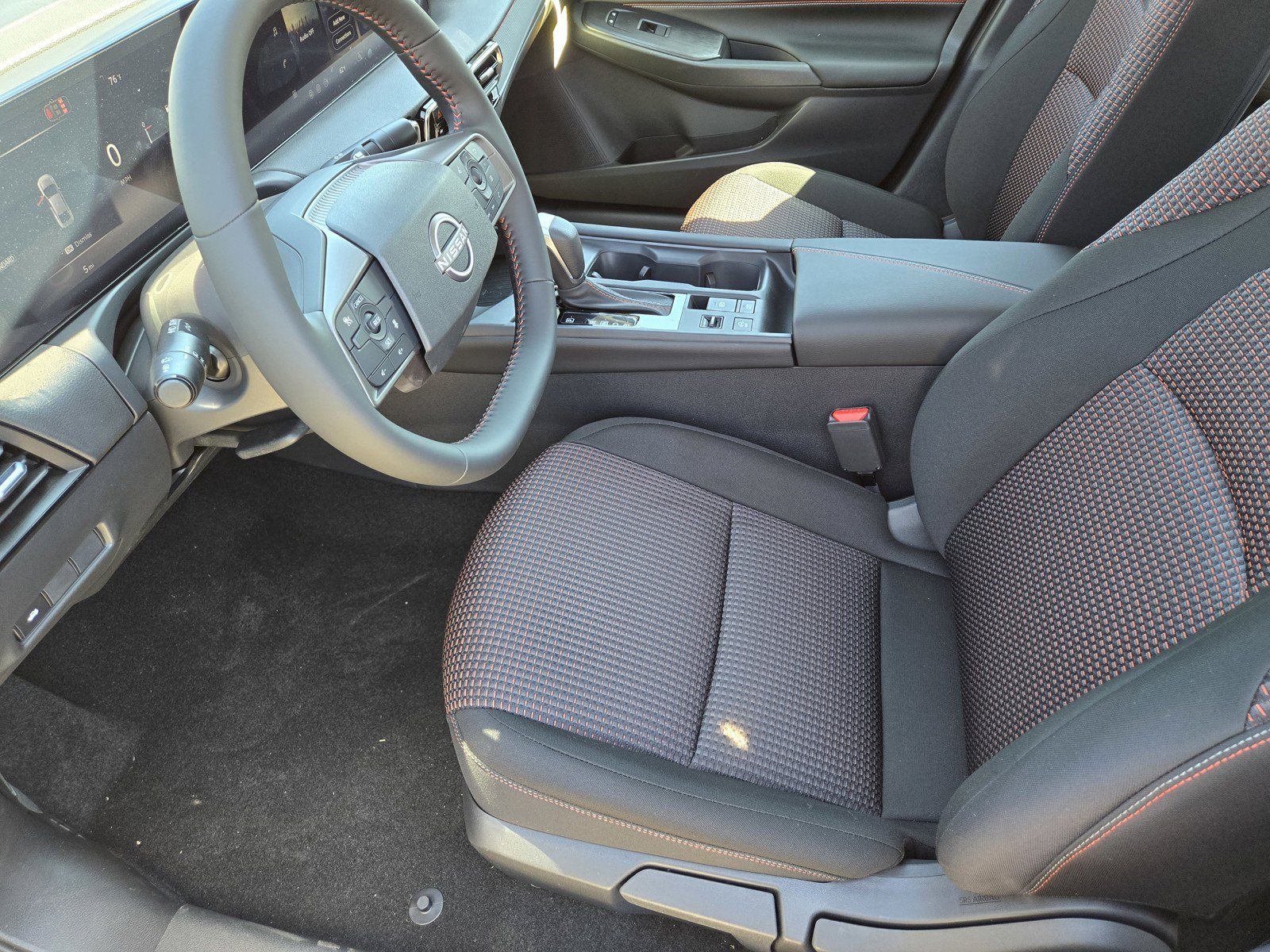 New 2026 Nissan Sentra SR w/ Floor Mat Package FWD image 10