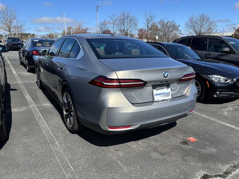 Used 2024 BMW 530i image 15
