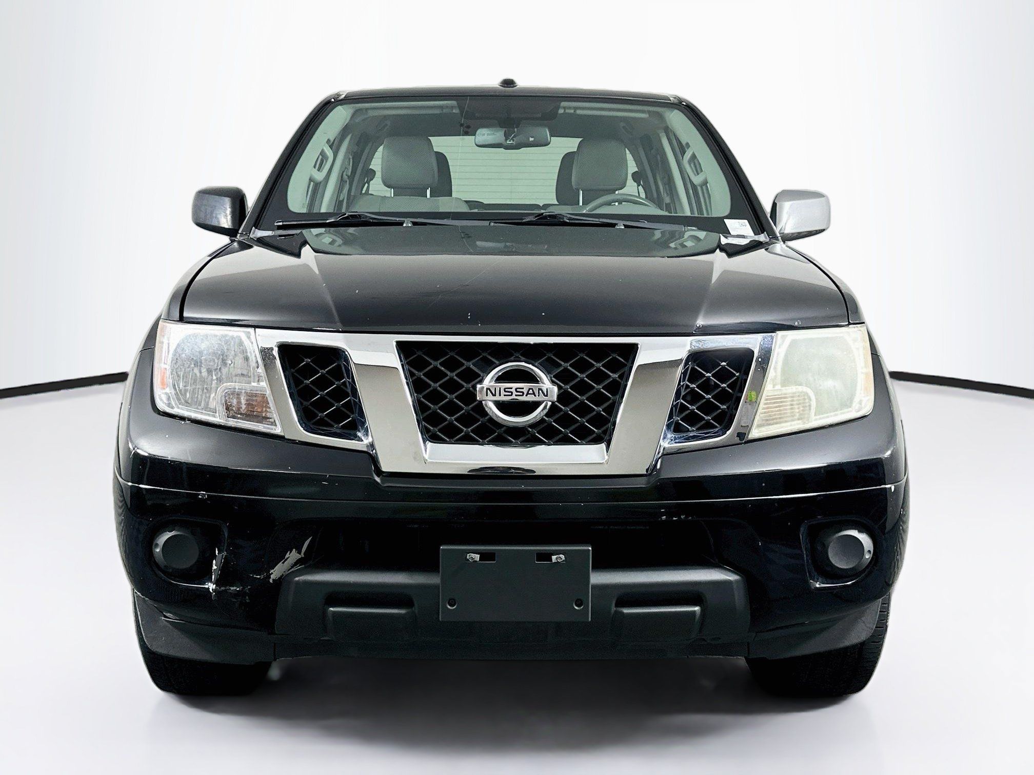 Used 2012 Nissan Frontier SV w/ SV Premium Utility Pkg RWD image 2