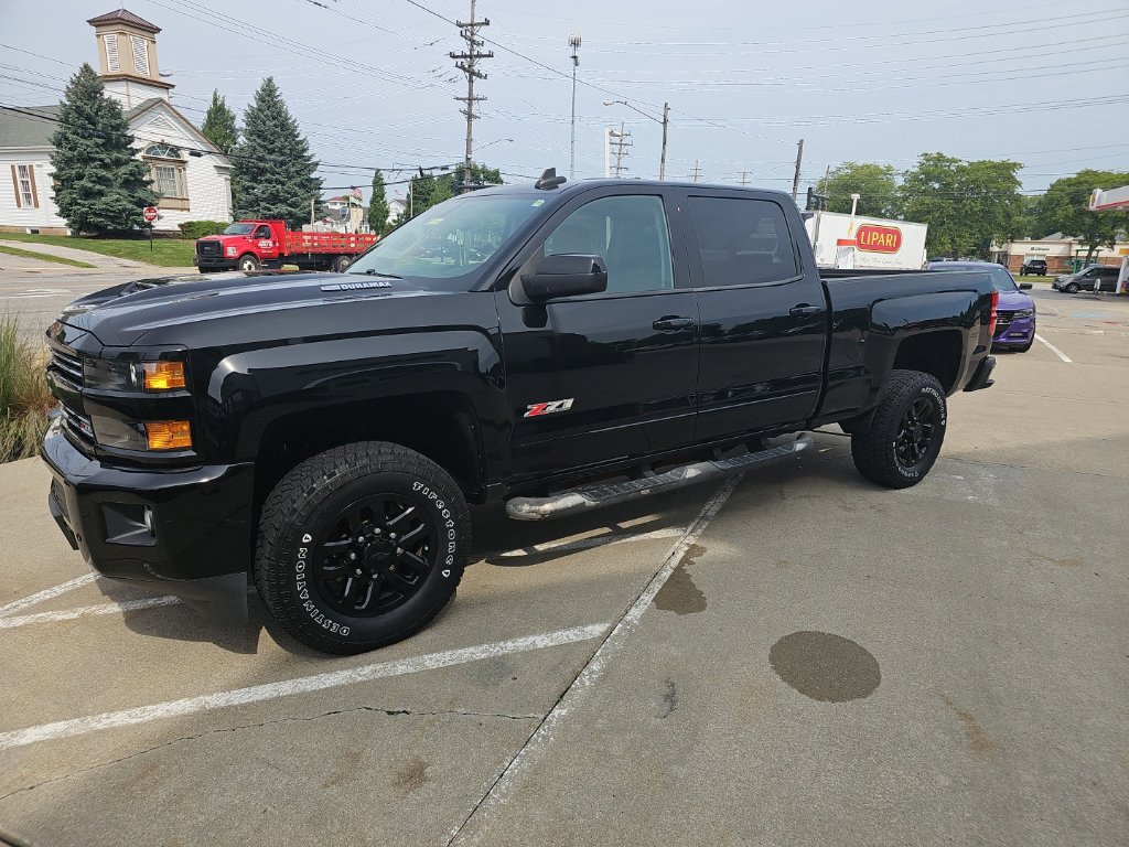 Used 2018 Chevrolet Silverado 2500 LT w/ Midnight Edition AWD/4WD image 13