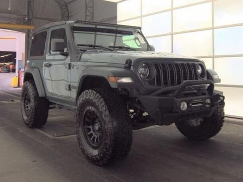 Used 2025 Jeep Wrangler Sport AWD/4WD image 4
