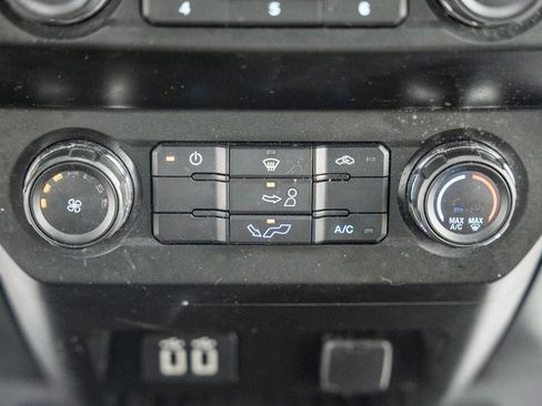 Used 2019 Ford F150 XLT image 28
