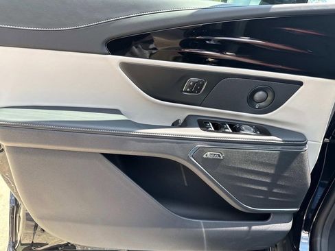 New 2025 Lincoln Nautilus Premier w/ Equipment Group 102A image 10