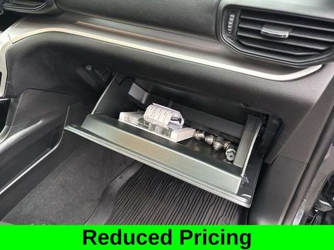 Used 2022 Ford Explorer XLT image 44