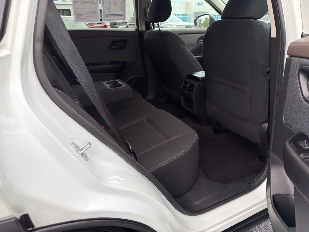 Used 2023 Nissan Rogue S AWD/4WD image 13