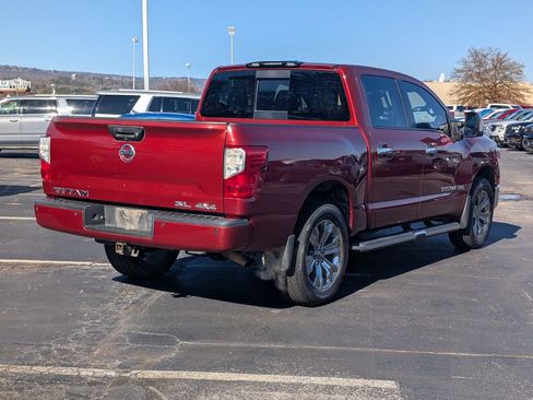 Used 2018 Nissan Titan SL w/ Chrome Package image 3