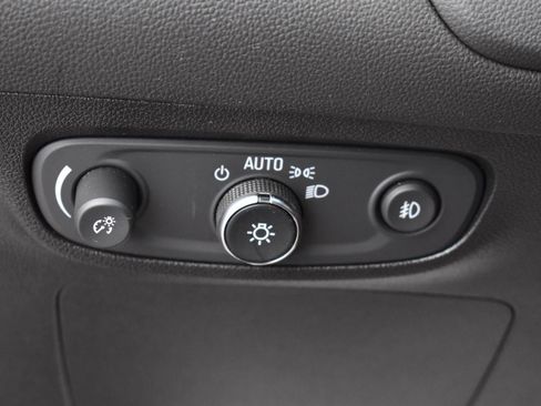 Used 2020 Buick Encore GX Select image 39